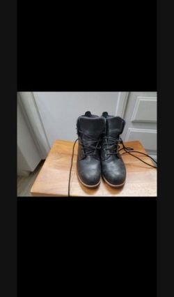 Red Wing Non Slip Work Boots!!  Worn only a few times, still new!! Slip resistant. $75 size 7 women's