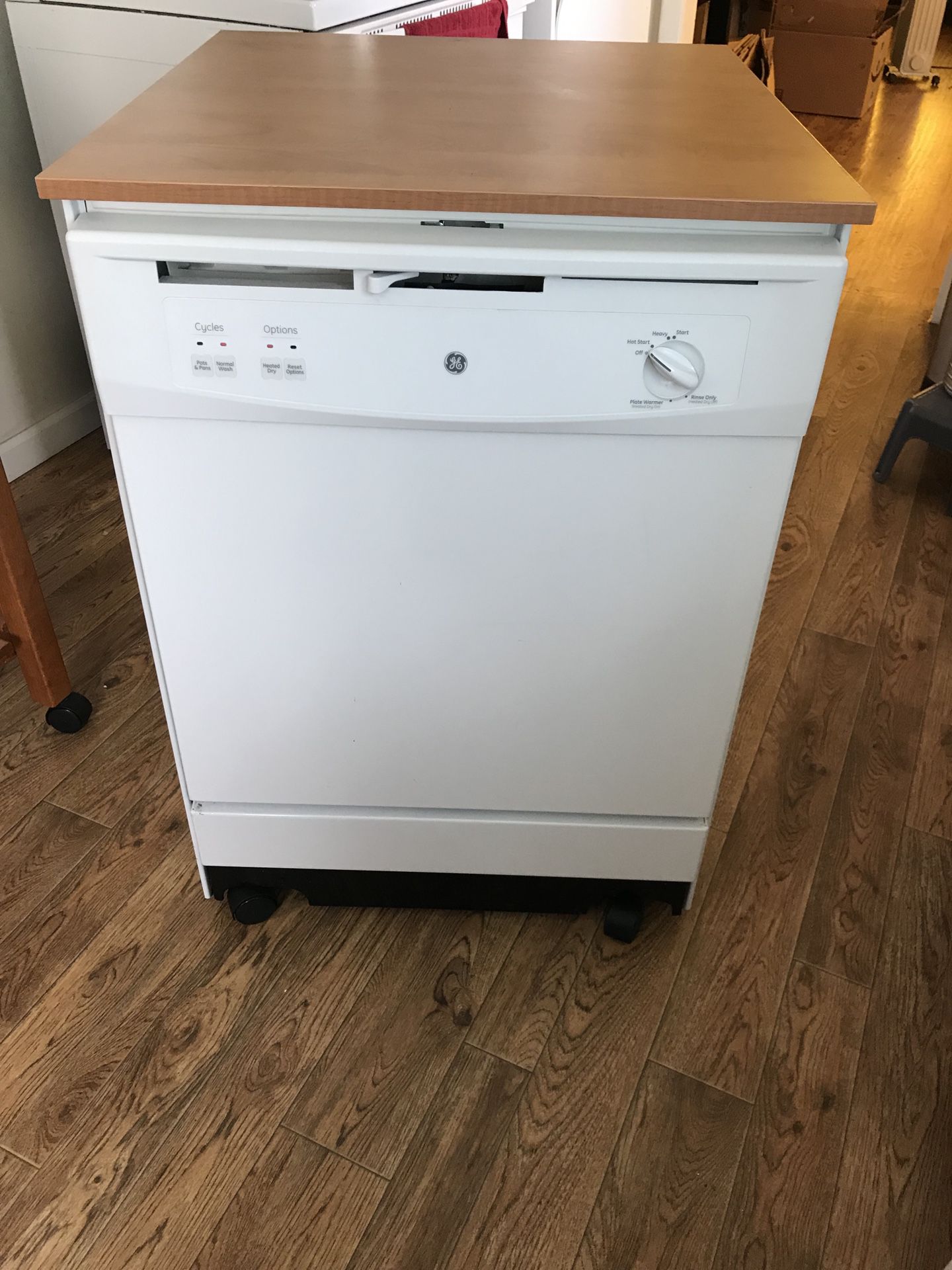 GE portable dishwasher. Perfect condition! Like new!