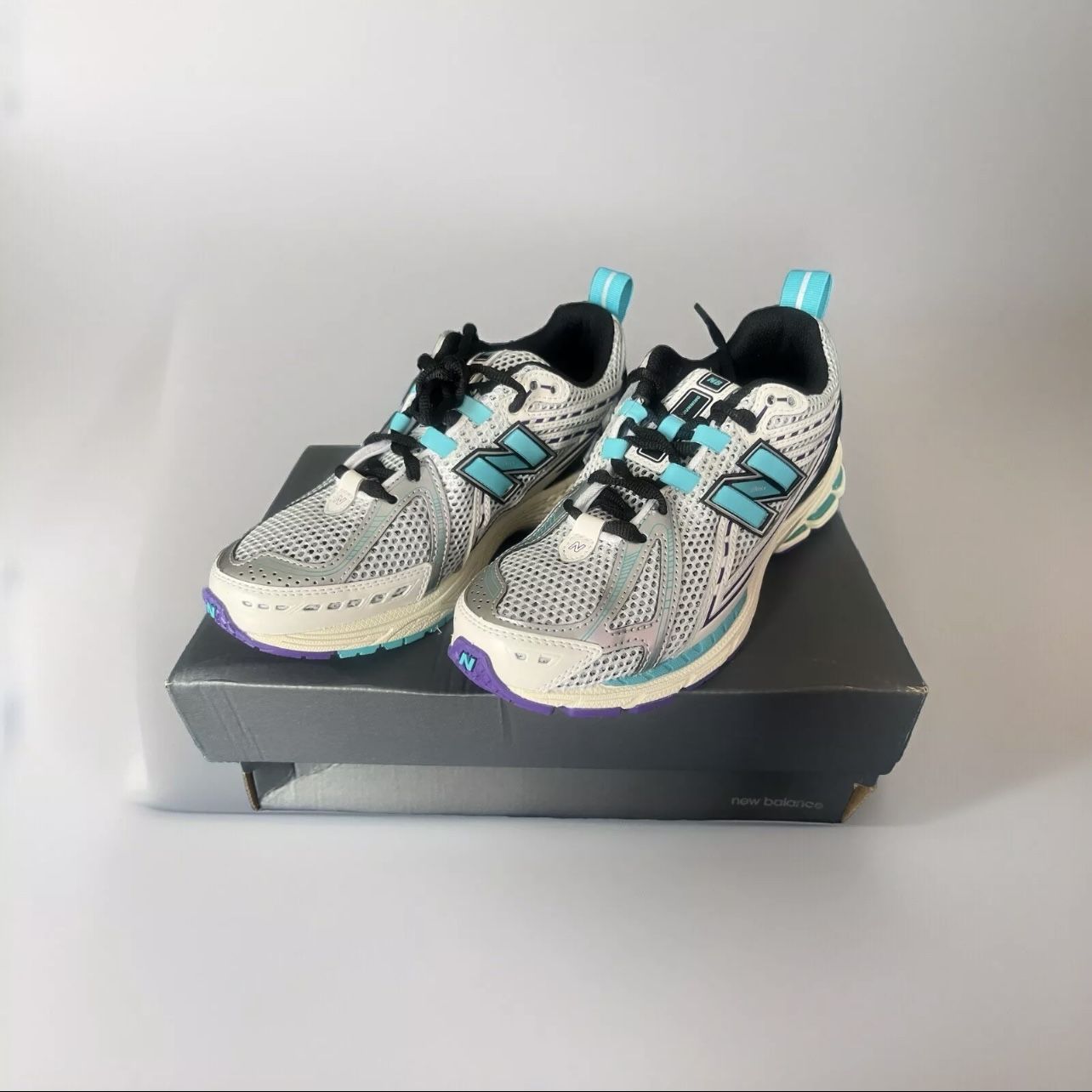 Size 6 - New Balance 1906R Hornets BRAND NEW