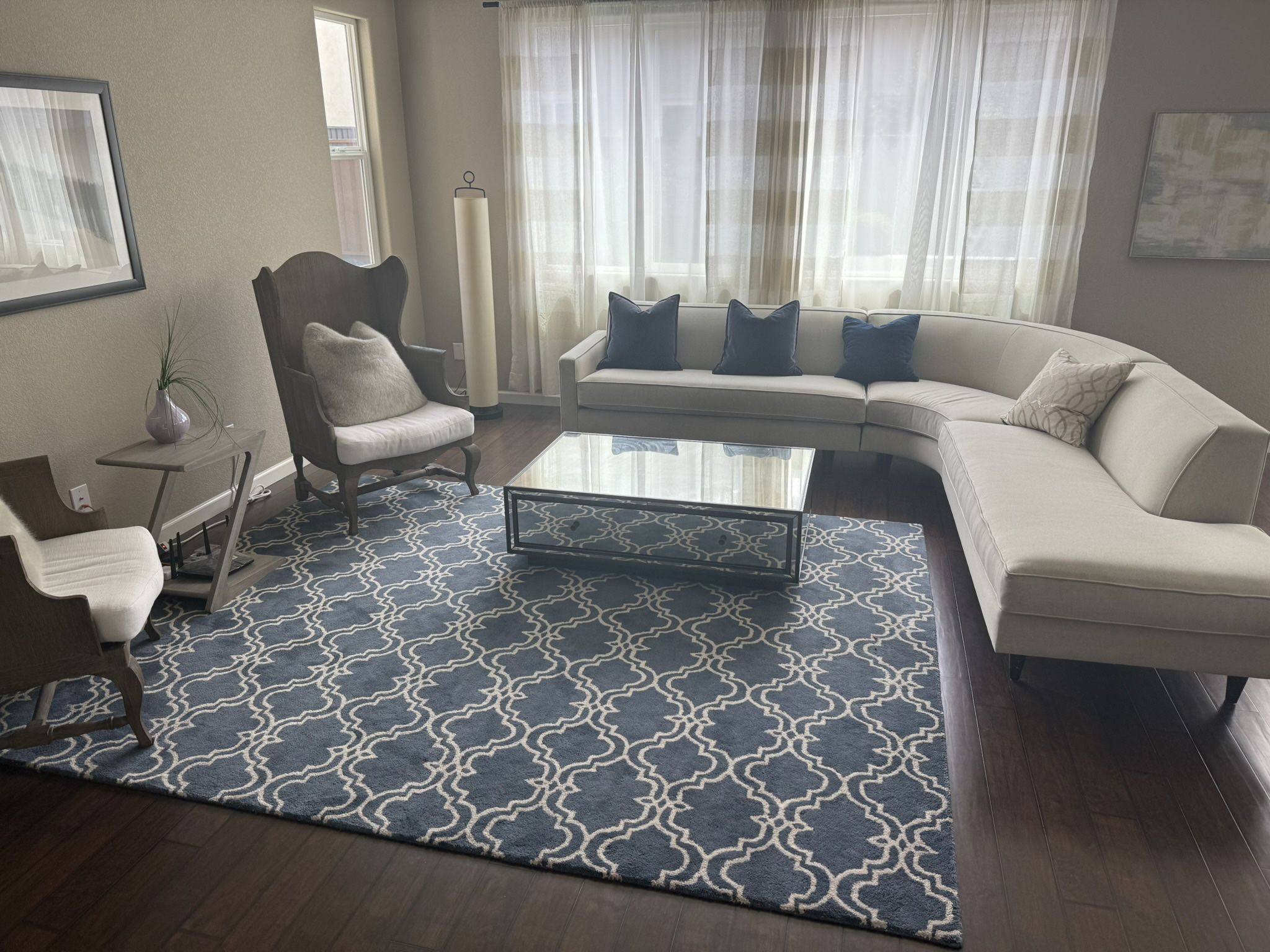 Beautiful Corner Sofa In Excellent Condition