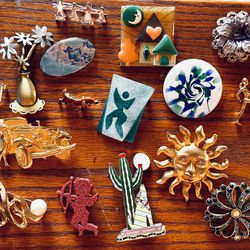 Lot Of Pins, Broaches, Costume Jewelry 