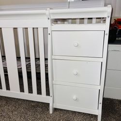Crib/changing Table 