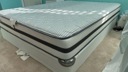 Beautyrest RECHARGE® SHAKESPEARE" COLLECTION Firm Queen Mattress with Spring Box