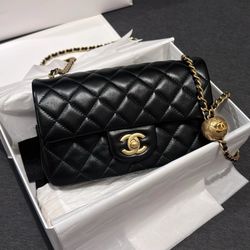 Chanel Pearl Crush Mini Flap Bag