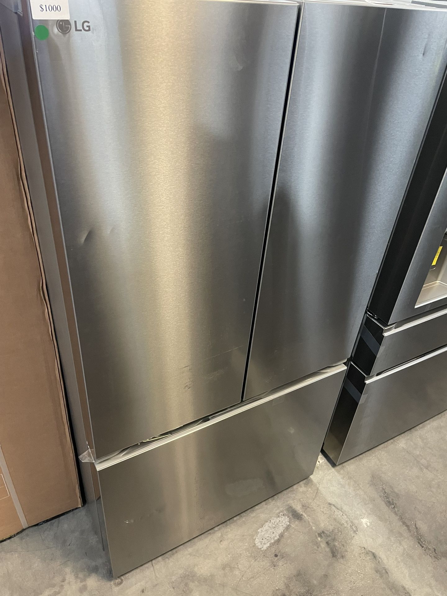 Lg Plain Face Refrigerator With Water And Ice Maker