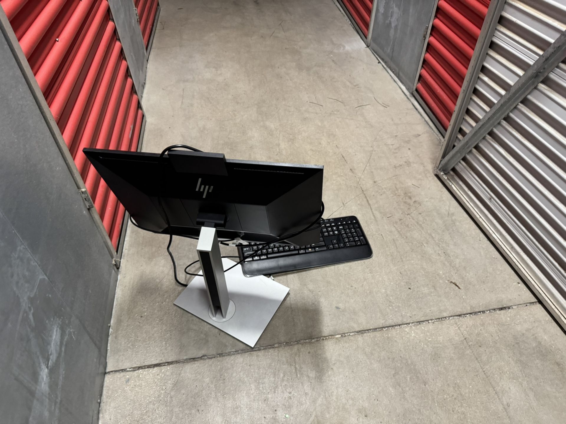 HP Monitor With Wireless Keyboard & Mouse 