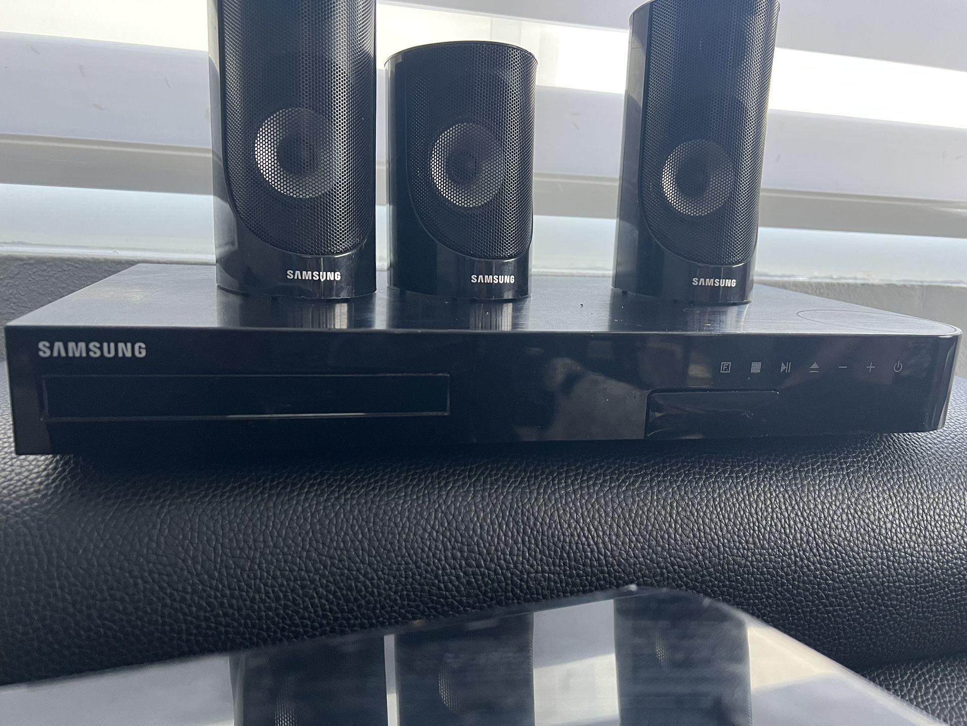 samsung surround sound system/ Price Negotiable for Sale in Miami, FL OfferUp
