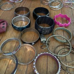 Bracelets 
