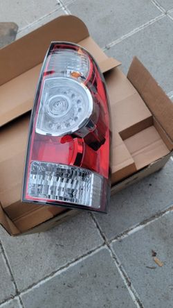 09-14 Toyota Tacoma Right Side Taillight 