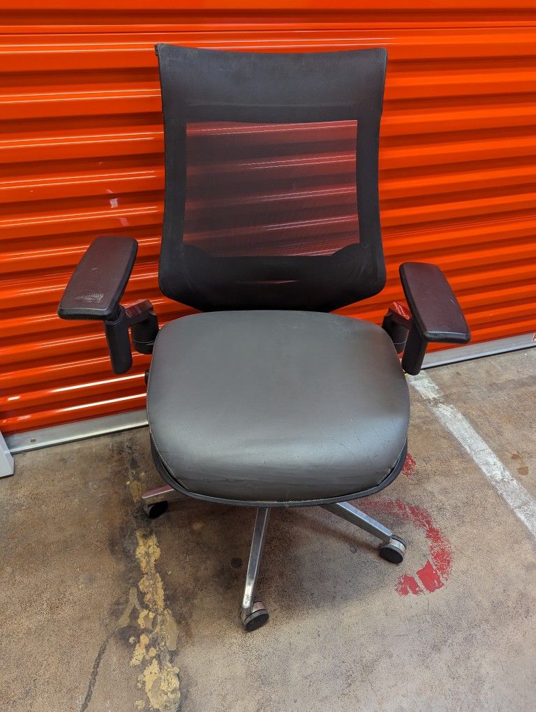 Rolling Office Chair