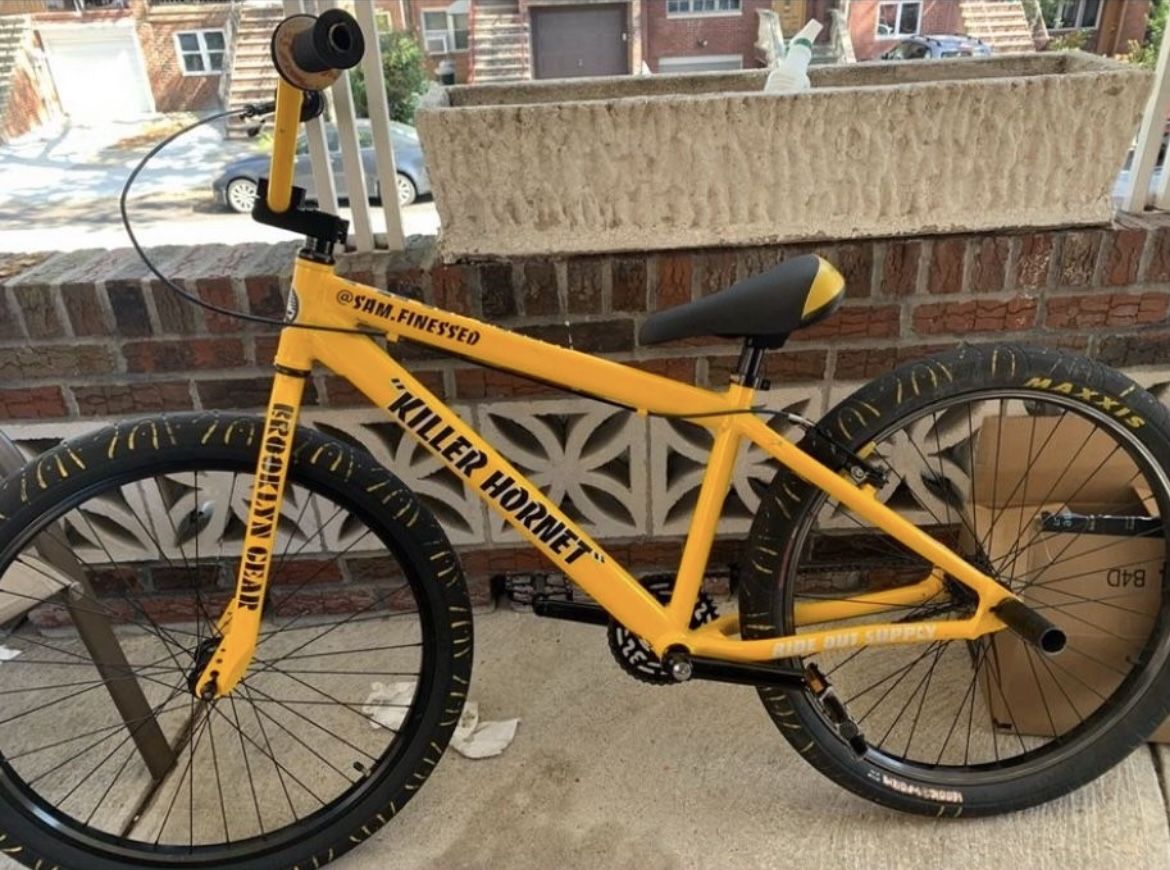 2020 BLOCKS FLYER SE BIKE (26 IN)