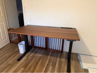 Mittzon sit/stand desk