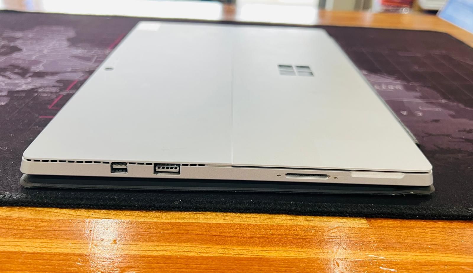 Microsoft Surface Pro i5 6300u 4GB 128GB Laptop//Tablet