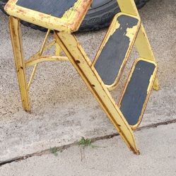 Vintage Metal 3 Step Folding Kitchen/Pantry Ladder Harvest Gold
