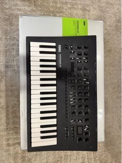 Korg minilogue xd synth