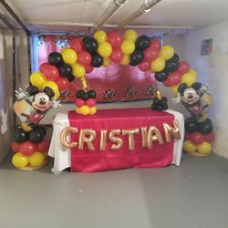 mickey mouse balloons arch