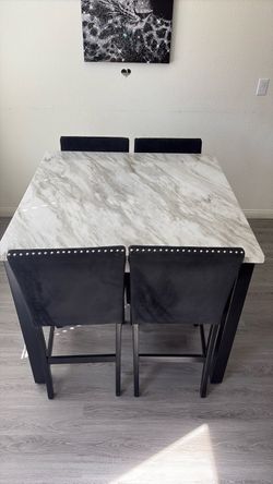 Set of 4 Black Velvet Counter Stools