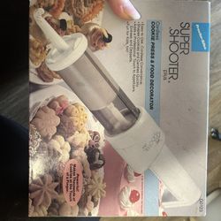 Super Shooter Vintage Cookie Cutter/Cake Decorator 