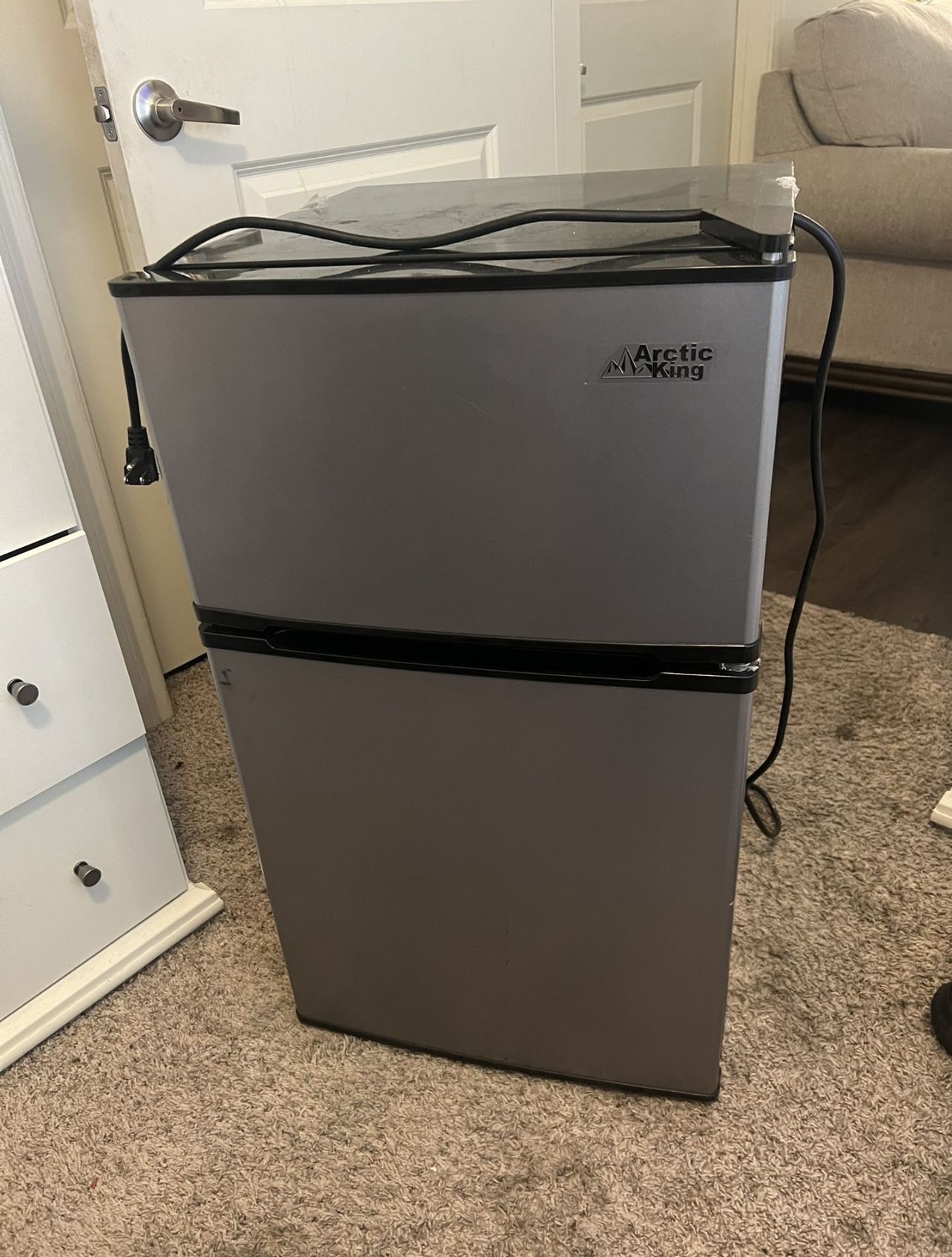 Mini refrigerator