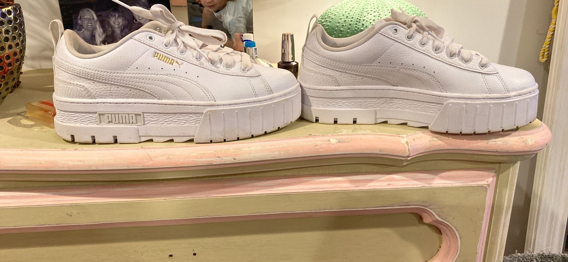 Woman’s Size 7 Pumas