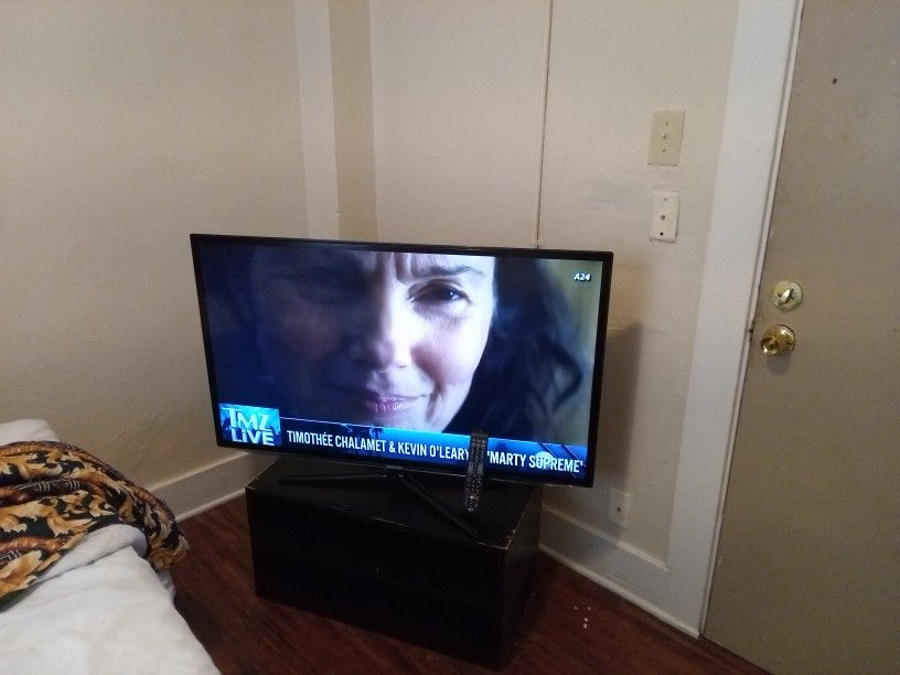 40 Inch Samsung Smart T.V.