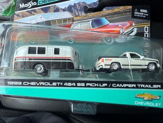 Toy Maisto Transport Tow And Go 1993 Chevrolet 454 SS Pick-Up And Camper Trailer