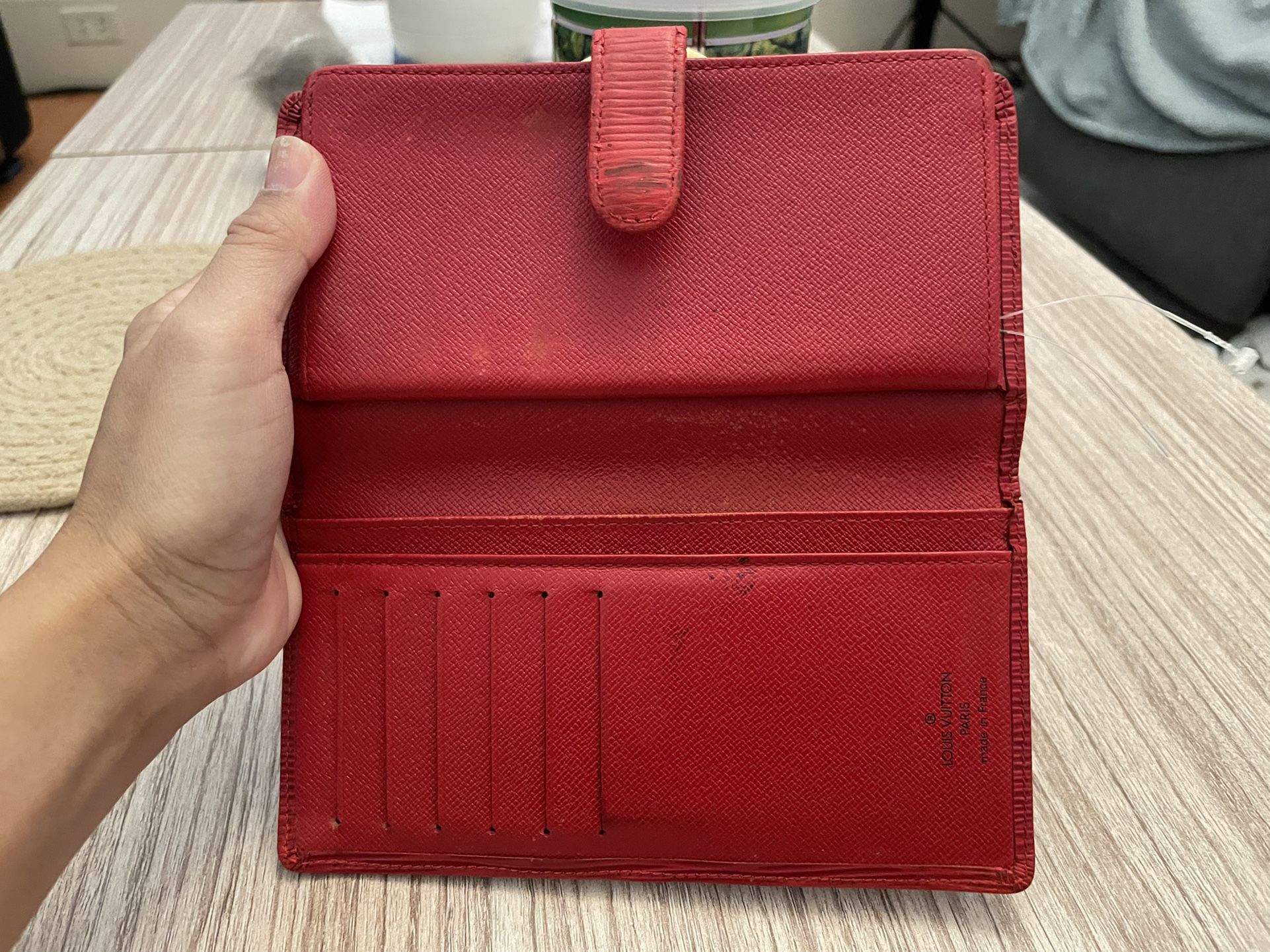 Authentic Louis Vuitton wallet Bifold Epi Red for Sale in San Jose