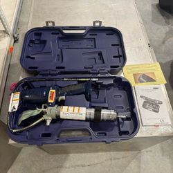 Lincoln PowerLuber 1800 Grease Gun Series B Cordless 18v NO BATTERY otherwise LIKE NEW  PICK UP IN DEER PARK 77536