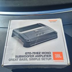 NEW IN THE BOX 1200W SUBWOOFER AMPLIFIER