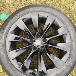 Tesla Tires and rims
