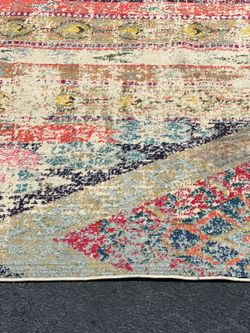 Colorful rug 6.5 by 6,5 orange, yellow pink colors