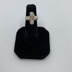 14k Gold Opal Clue Ring
