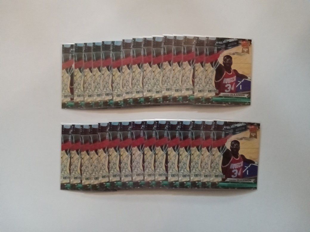 1992-93 Fleer Ultra Hakeem Olajuwon Dunk Rank #4 Lot Of 30 Cards.
