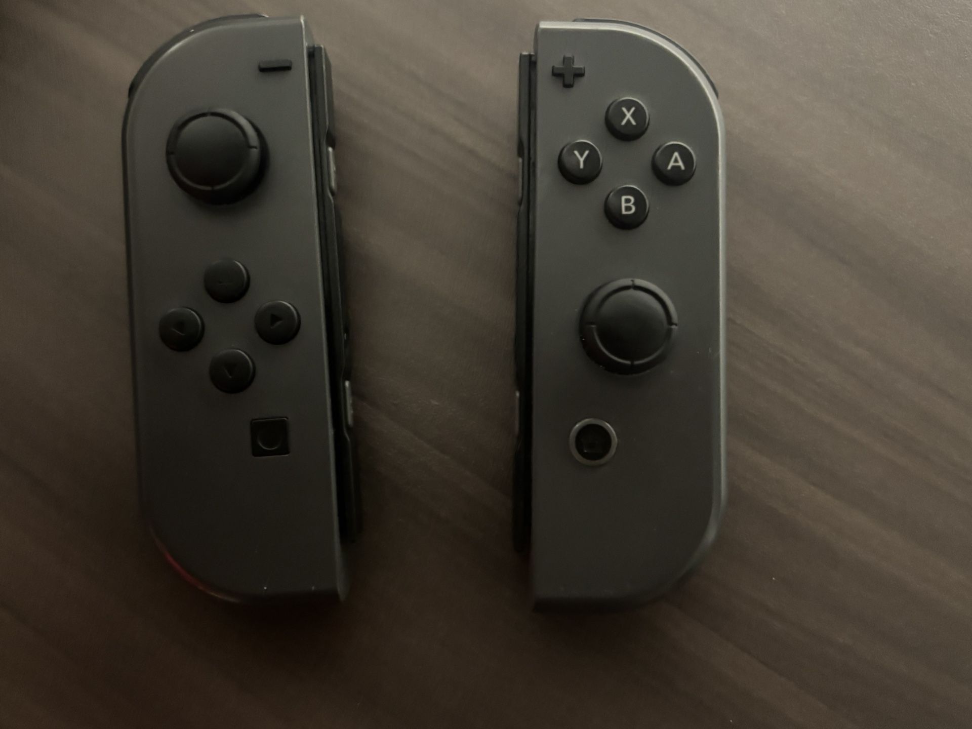 Nintendo Switch Joy-cons L/R LIKE NEW