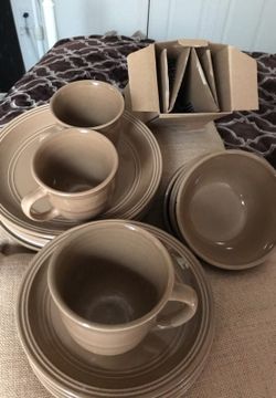 Dish set / plus utensils