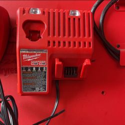 Milwaukee Battery Charger