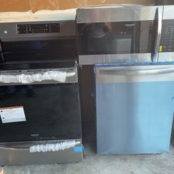 3 Pieces Kitchen Set Stainless Steel Frigidaire New!! 