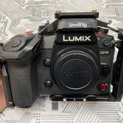 Panasonic Lumix DC-GH6 Mirrorless Camera