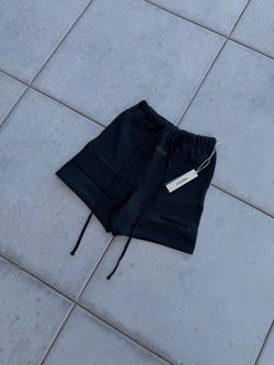 ESSENTIALS SHORTS