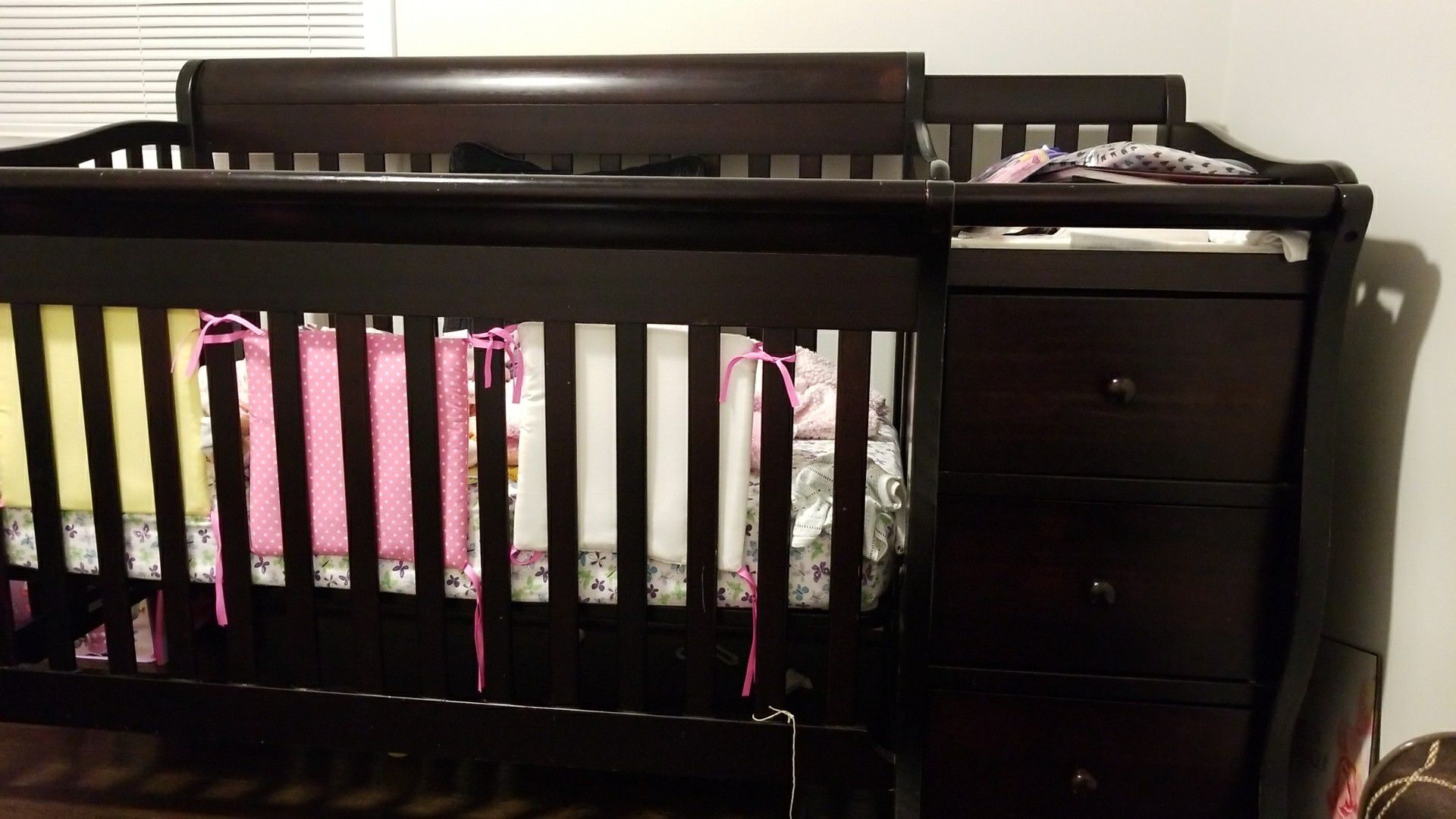 Baby's cribs