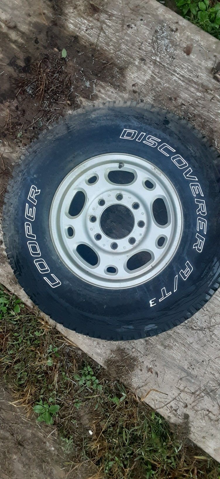 8 Lug Chevy Wheels & Tires