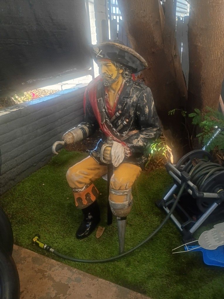 lifesize captain jack sparrow