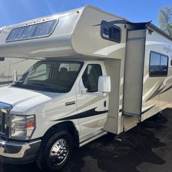 2015 Leprechaun class C motorhome