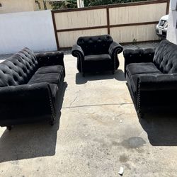  Free  Couch 