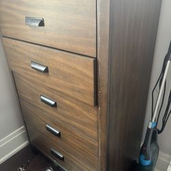 5 Drawer Dresser 