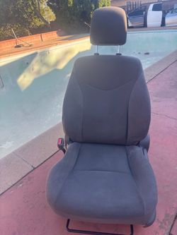DRIVER SIDE SEAT 2015 TOYOTA PRIUS (CLOTH) MANUAL.