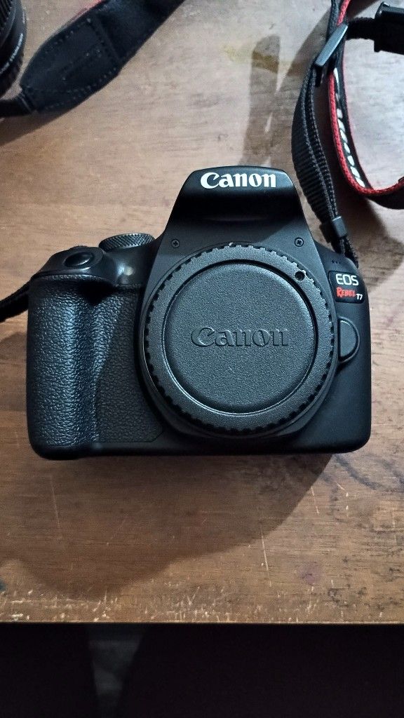 Canon EOS Rebel T7