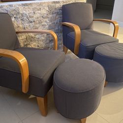 2 Lounge Chairs With 2 Ottomans 