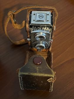 Gemflex Mini Twin Lens Camera with Leather Carrier