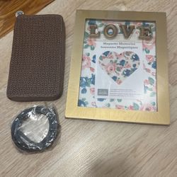 Magnet Souvenirs, Saks wallet, belt 